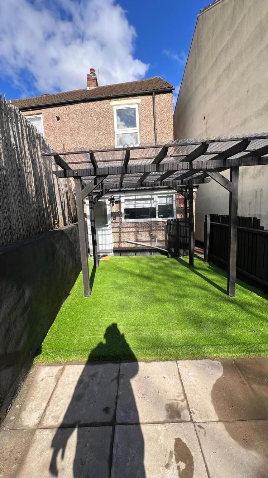 4 Bedrooms Homely House With Garden- Sleeps 9 Comfortably With 6 Comfortable Beds, Free Street Parking, Business Travellers, Contractors, & Holiday-Goers, Coventry, Near All Major Transport Links In Coventry And Motorway מראה חיצוני תמונה