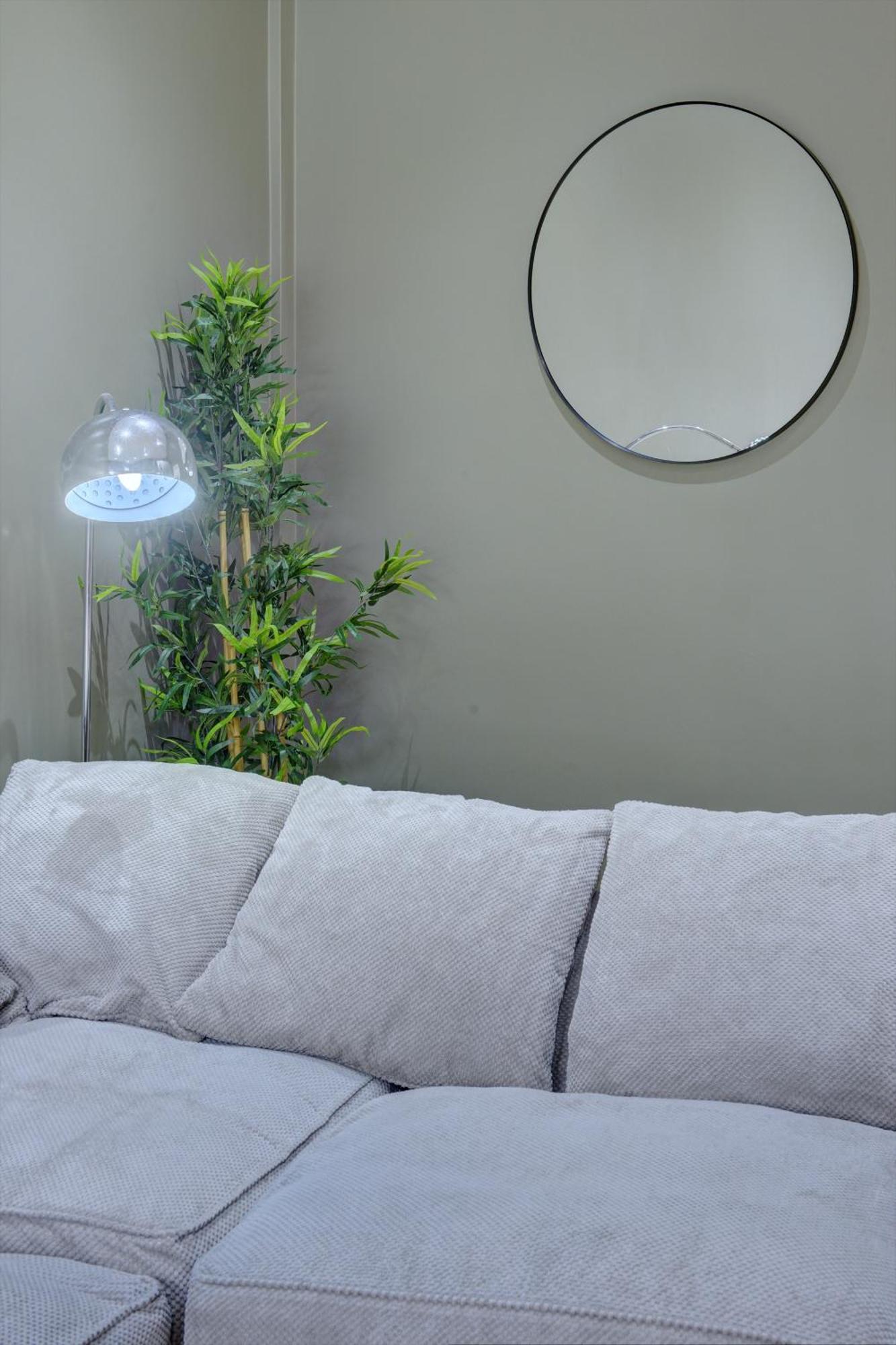 4 Bedrooms Homely House With Garden- Sleeps 9 Comfortably With 6 Comfortable Beds, Free Street Parking, Business Travellers, Contractors, & Holiday-Goers, Coventry, Near All Major Transport Links In Coventry And Motorway מראה חיצוני תמונה