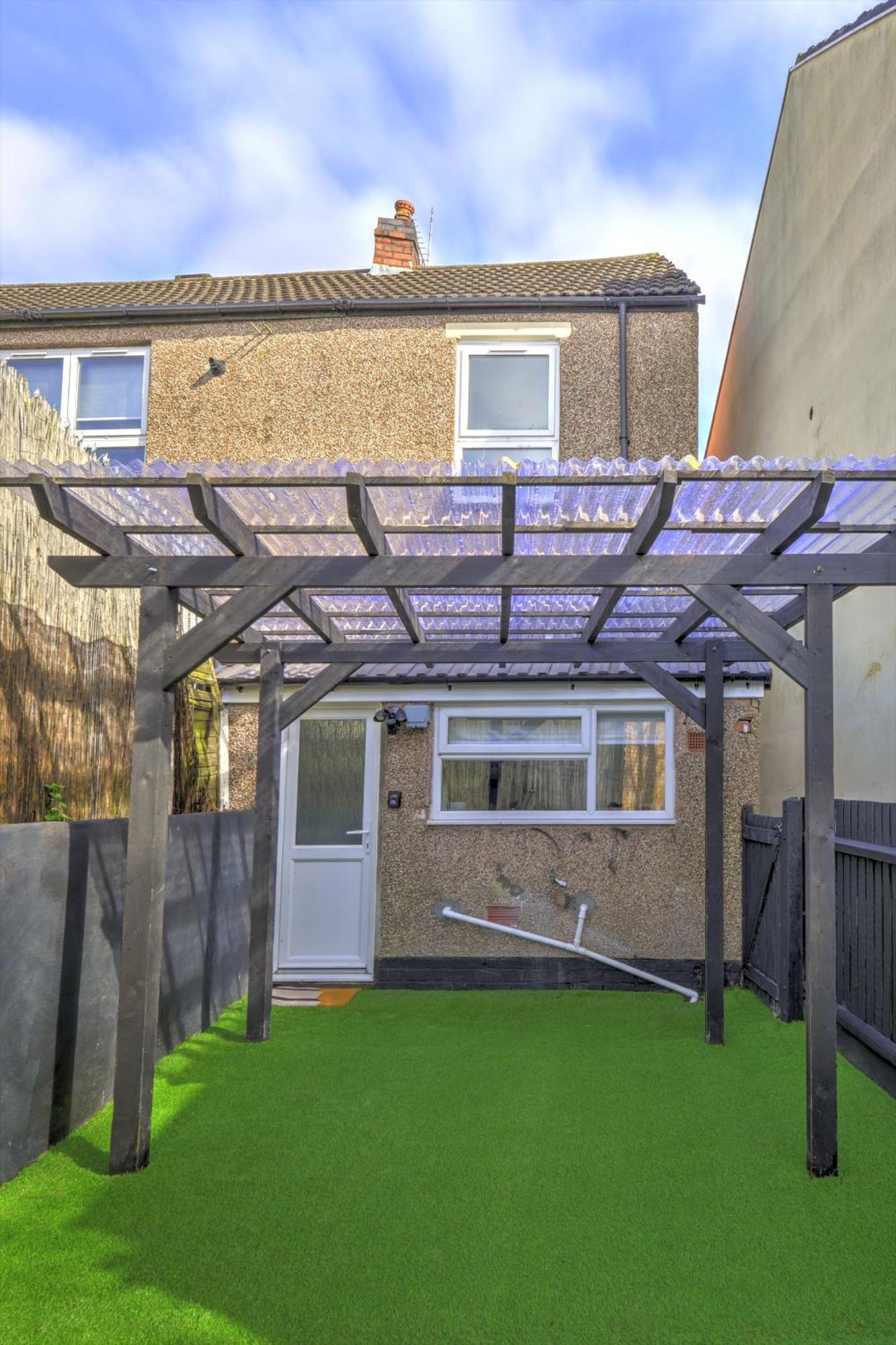 4 Bedrooms Homely House With Garden- Sleeps 9 Comfortably With 6 Comfortable Beds, Free Street Parking, Business Travellers, Contractors, & Holiday-Goers, Coventry, Near All Major Transport Links In Coventry And Motorway מראה חיצוני תמונה