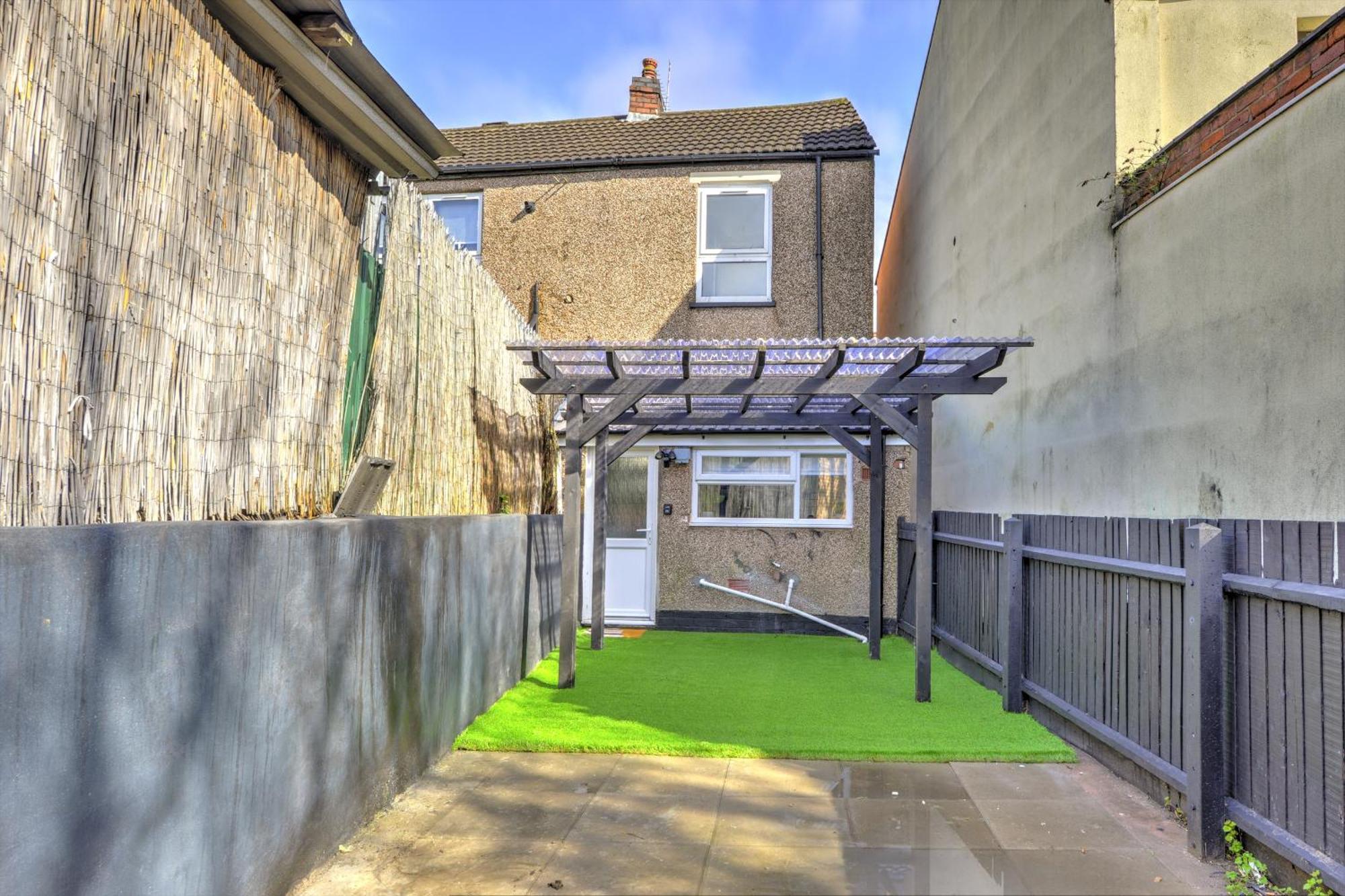 4 Bedrooms Homely House With Garden- Sleeps 9 Comfortably With 6 Comfortable Beds, Free Street Parking, Business Travellers, Contractors, & Holiday-Goers, Coventry, Near All Major Transport Links In Coventry And Motorway מראה חיצוני תמונה